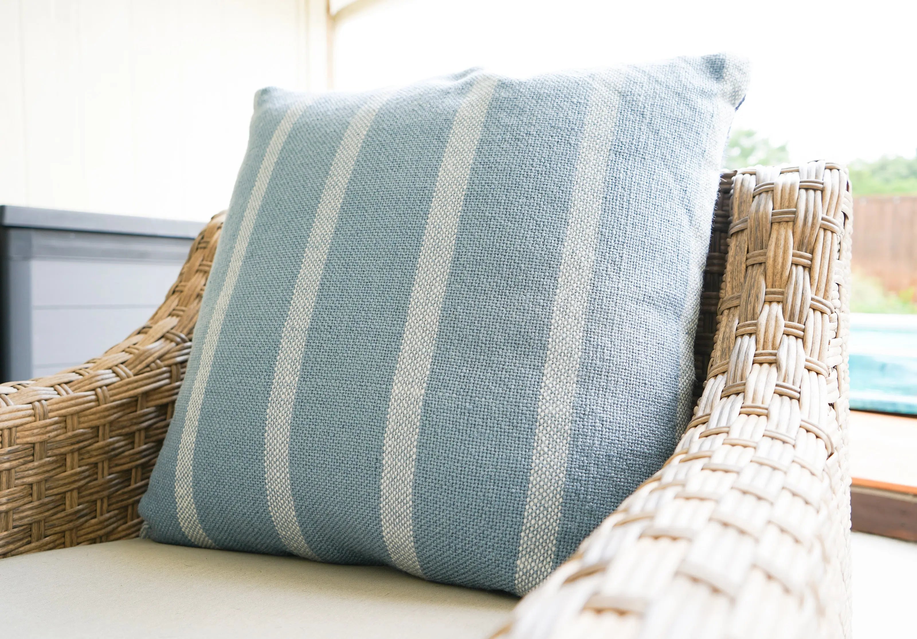 Oversized outdoor throw clearance pillows